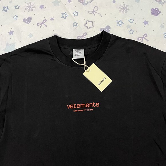 Vetements Black Letter Print Short-Sleeved Shirt - Picture 2 of 6